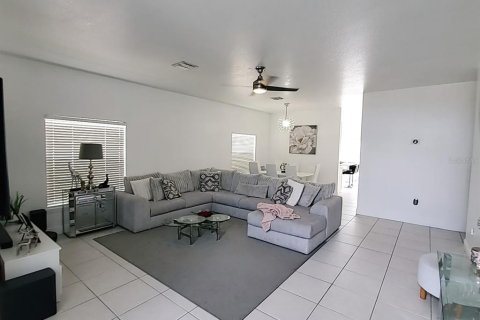 Casa en venta en Kissimmee, Florida, 4 dormitorios, 159.79 m2 № 1389306 - foto 11