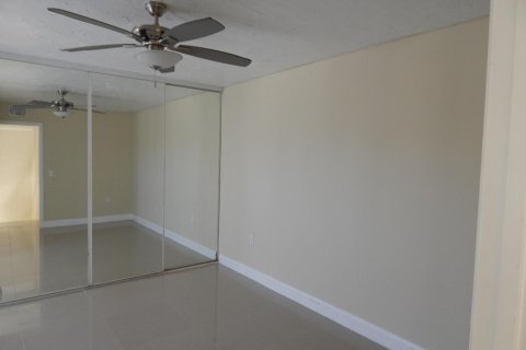 Townhouse in West Palm Beach, Florida 2 bedrooms, 114.83 sq.m. № 976671 - photo 14