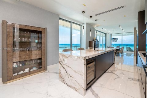 Condo in Miami Beach, Florida, 4 bedrooms  № 1431266 - photo 8