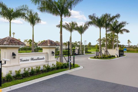 Townhouse in TOLL BROTHERS AT VENICE WOODLANDS in Venice, Florida 3 bedrooms, 278 sq.m. № 183352 - photo 9