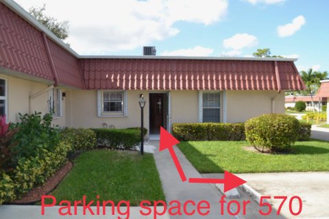 House in Lake Worth, Florida 2 bedrooms, 101.08 sq.m. № 182432 - photo 24
