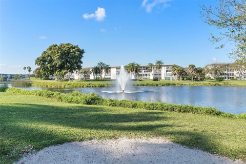 Condo in Coconut Creek, Florida, 2 bedrooms  № 996181 - photo 22