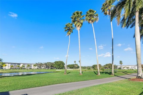 Condo in Coconut Creek, Florida, 2 bedrooms  № 996181 - photo 25