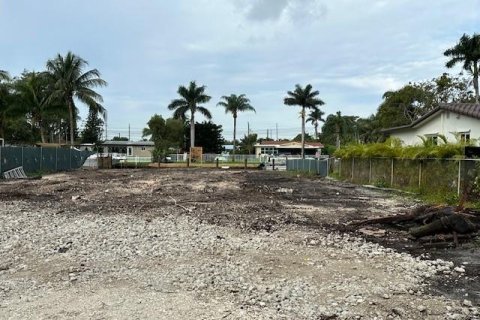 Terrain à vendre à Dania Beach, Floride № 996106 - photo 1