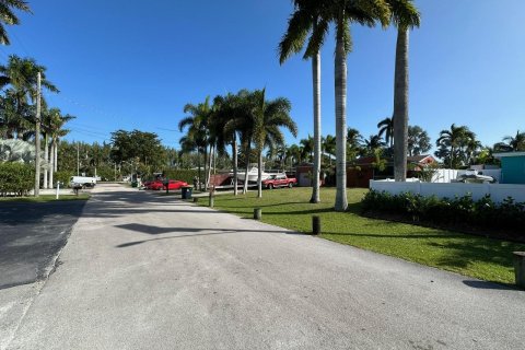 Купить земельный участок в Дания-Бич, Флорида № 996106 - фото 9