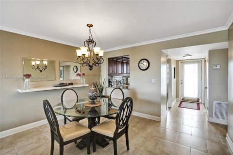 Copropriété à vendre à Pompano Beach, Floride: 2 chambres, 93.09 m2 № 1233978 - photo 10