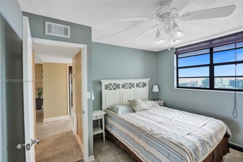 Condo in Pompano Beach, Florida, 2 bedrooms  № 1233978 - photo 20