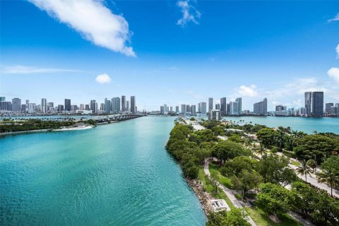 Condominio en venta en Miami, Florida, 1 dormitorio, 95.69 m2 № 1234000 - foto 14