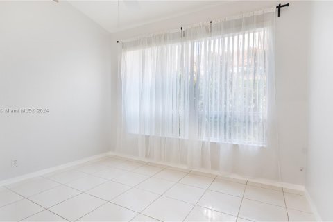 Casa en venta en Pembroke Pines, Florida, 4 dormitorios, 221.66 m2 № 1332102 - foto 30