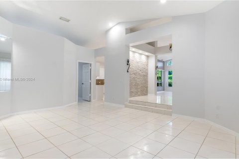 Casa en venta en Pembroke Pines, Florida, 4 dormitorios, 221.66 m2 № 1332102 - foto 21