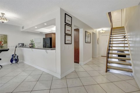 Townhouse in Pembroke Pines, Florida 3 bedrooms, 140.38 sq.m. № 1140949 - photo 14