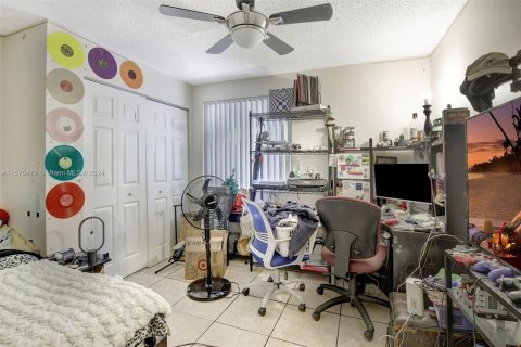 Touwnhouse à vendre à Pembroke Pines, Floride: 3 chambres, 140.38 m2 № 1140949 - photo 20