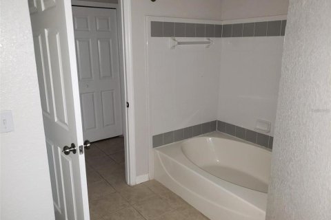 Condo in Orlando, Florida, 3 bedrooms  № 1326337 - photo 16