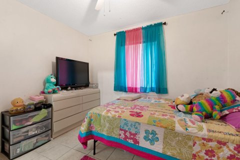 Купить виллу или дом в Норт-Лодердейл, Флорида 4 спальни, 126.72м2, № 860566 - фото 5