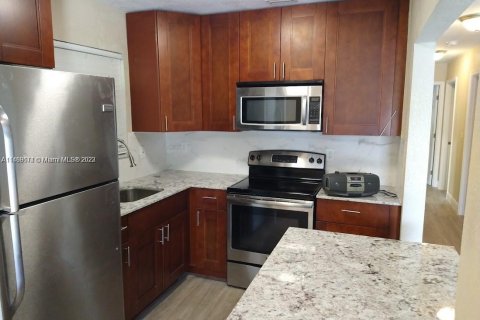Casa en venta en West Park, Florida, 3 dormitorios, 112.6 m2 № 780391 - foto 2