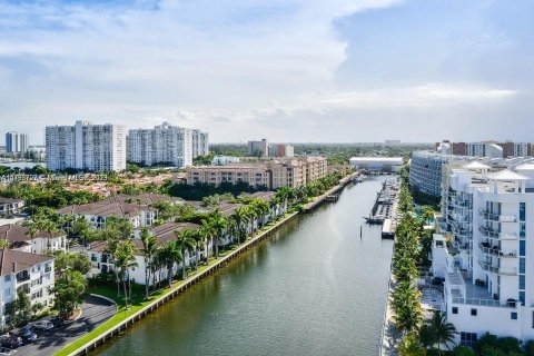 Condo in Aventura, Florida, 2 bedrooms  № 863483 - photo 19