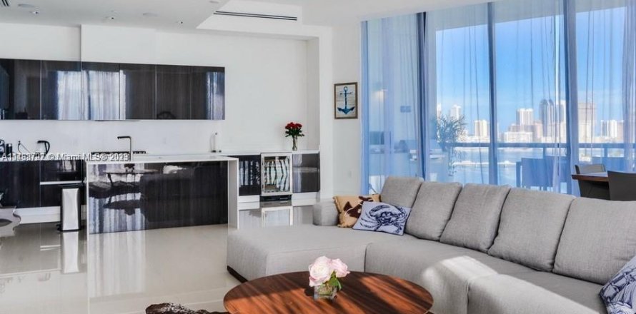 Condo in Aventura, Florida, 2 bedrooms  № 863483