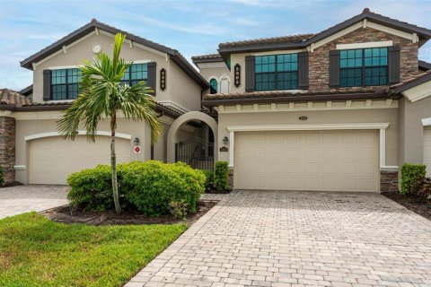 Copropriété à louer à Lakewood Ranch, Floride: 3 chambres, 196.02 m2 № 624039 - photo 3