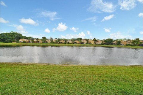 House in Boca Raton, Florida 3 bedrooms, 223.06 sq.m. № 1093160 - photo 12