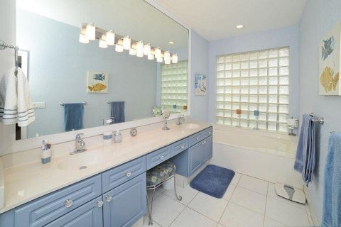 House in Boca Raton, Florida 3 bedrooms, 223.06 sq.m. № 1093160 - photo 23