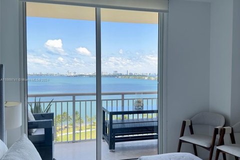 Condo in Miami, Florida, 3 bedrooms  № 1388220 - photo 23