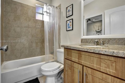 Townhouse in Hollywood, Florida 3 bedrooms, 146.79 sq.m. № 1388295 - photo 29