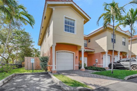 Adosado en venta en Hollywood, Florida, 3 dormitorios, 146.79 m2 № 1388295 - foto 2