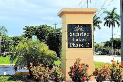 Condo in Sunrise, Florida, 1 bedroom  № 1410676 - photo 4