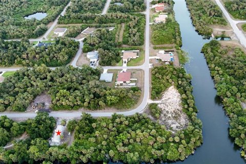 House in North Port, Florida 2 bedrooms, 83.61 sq.m. № 1192837 - photo 5