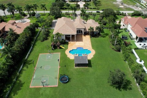 Villa ou maison à vendre à Southwest Ranches, Floride: 6 chambres, 938.96 m2 № 675171 - photo 1