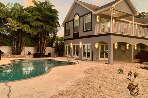 Casa en venta en Tampa, Florida, 4 dormitorios, 272.39 m2 № 1395806 - foto 2