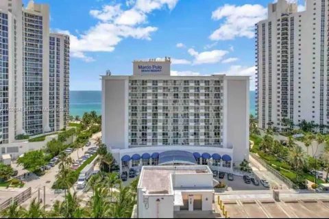 Hôtel, hôtellerie à vendre à Sunny Isles Beach, Floride № 1008818 - photo 1
