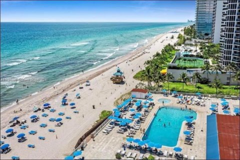Hotel en venta en Sunny Isles Beach, Florida № 1008818 - foto 4