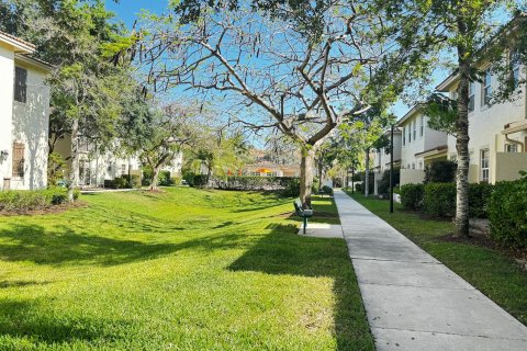 Townhouse in Delray Beach, Florida 3 bedrooms, 168.52 sq.m. № 1168498 - photo 6