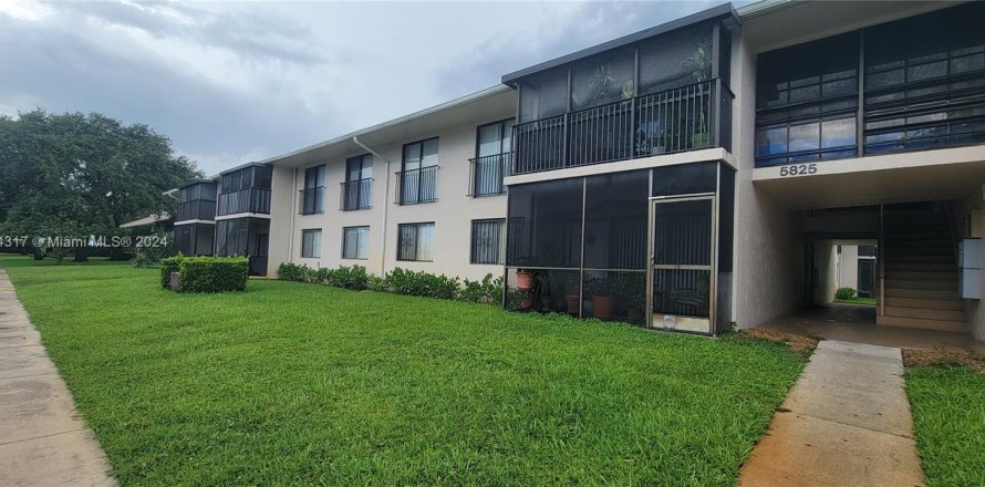 Condo à Hollywood, Floride, 2 chambres  № 1348901