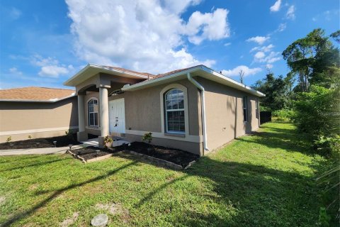 House in North Port, Florida 3 bedrooms, 151.52 sq.m. № 1339192 - photo 11