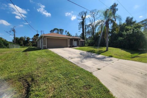 House in North Port, Florida 3 bedrooms, 151.52 sq.m. № 1339192 - photo 4