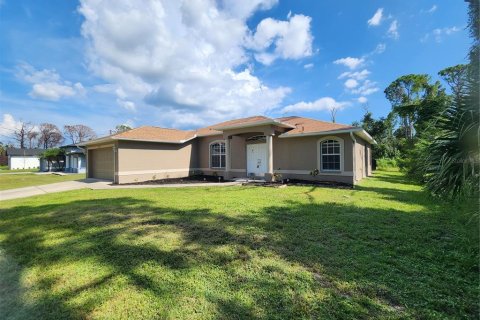 House in North Port, Florida 3 bedrooms, 151.52 sq.m. № 1339192 - photo 2