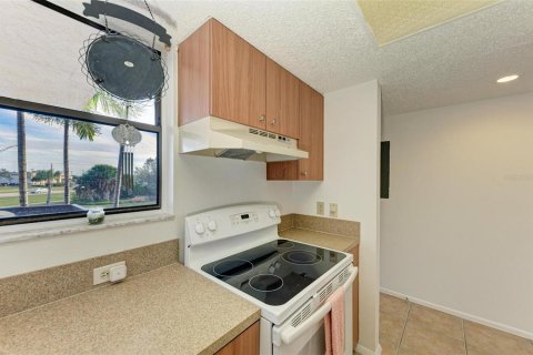 Condominio en venta en Port Charlotte, Florida, 2 dormitorios, 72.46 m2 № 982212 - foto 17