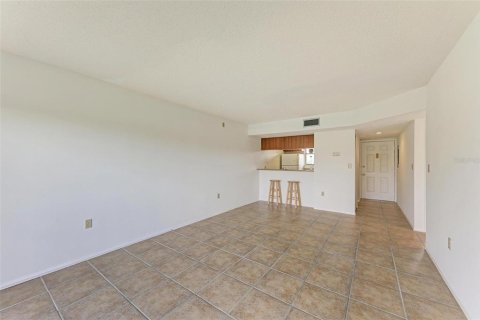 Condominio en venta en Port Charlotte, Florida, 2 dormitorios, 72.46 m2 № 982212 - foto 8