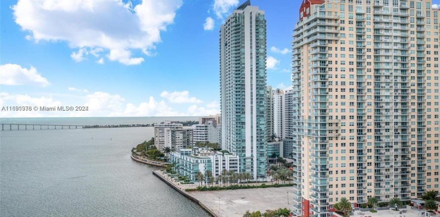 Condominio en Miami, Florida, 2 dormitorios  № 1441550