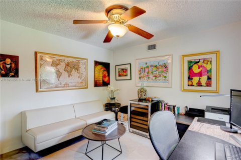 Casa en venta en Miami, Florida, 4 dormitorios, 251.3 m2 № 1441549 - foto 29