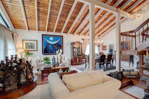 Casa en venta en Miami, Florida, 4 dormitorios, 251.3 m2 № 1441549 - foto 11