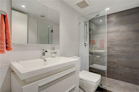 Casa en venta en Miami, Florida, 4 dormitorios, 251.3 m2 № 1441549 - foto 27