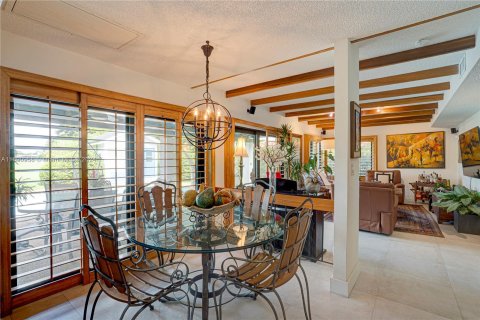 Casa en venta en Miami, Florida, 4 dormitorios, 251.3 m2 № 1441549 - foto 23