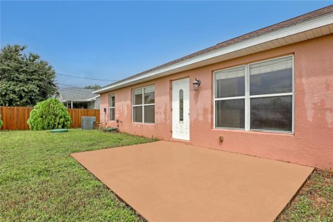 House in Palm Bay, Florida 3 bedrooms, 172.61 sq.m. № 1382733 - photo 30