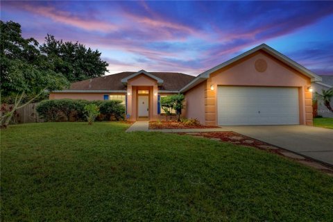 House in Palm Bay, Florida 3 bedrooms, 172.61 sq.m. № 1382733 - photo 2