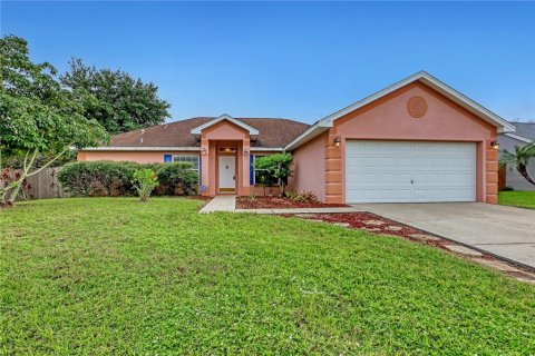 Villa ou maison à vendre à Palm Bay, Floride: 3 chambres, 172.61 m2 № 1382733 - photo 1