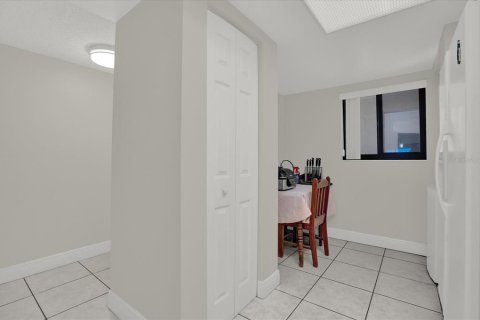 Condo in Cocoa Beach, Florida, 1 bedroom  № 1382771 - photo 18