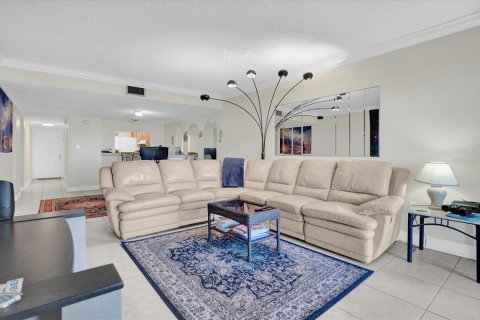 Condo in Cocoa Beach, Florida, 1 bedroom  № 1382771 - photo 5